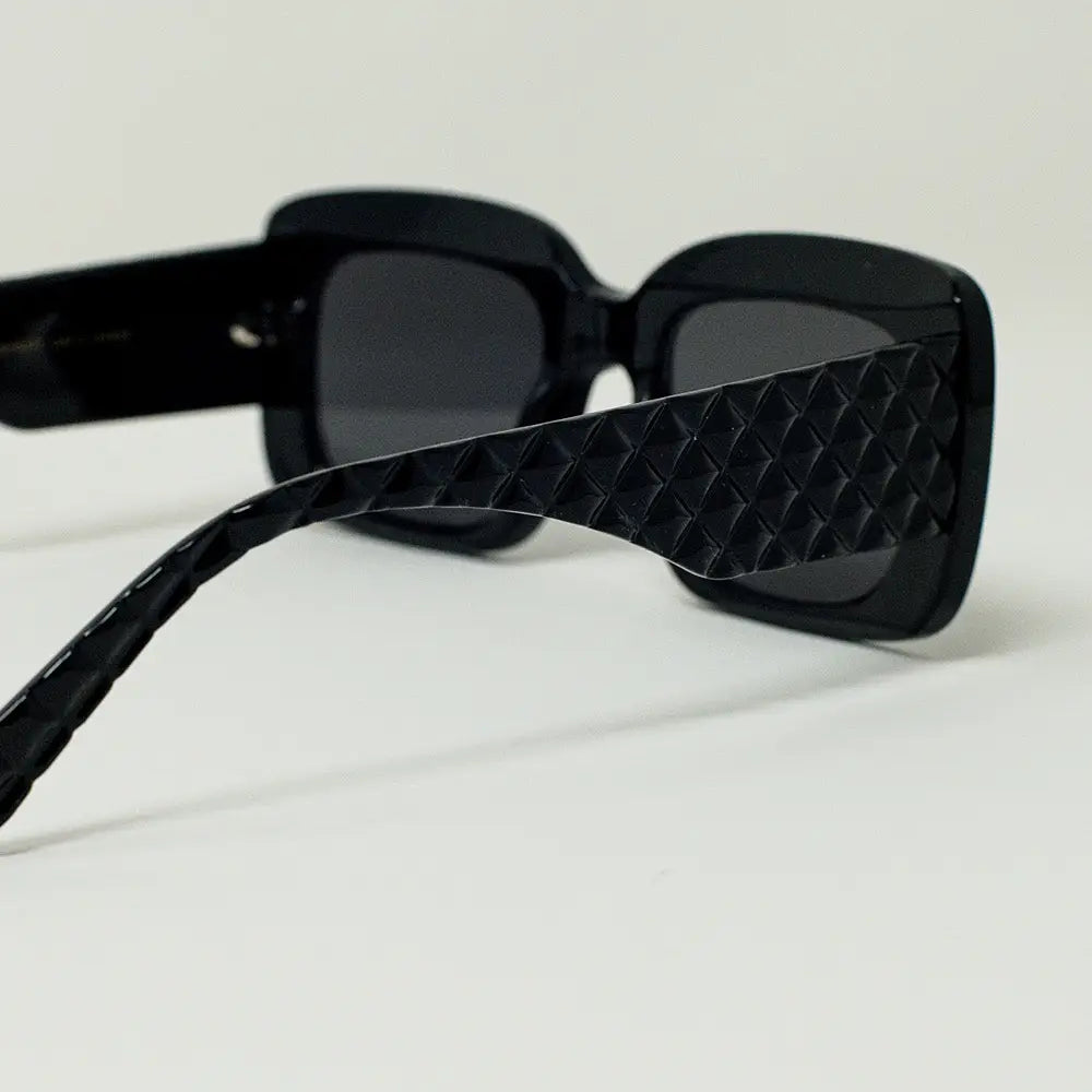 Q2 Black Oversized Sunglasses