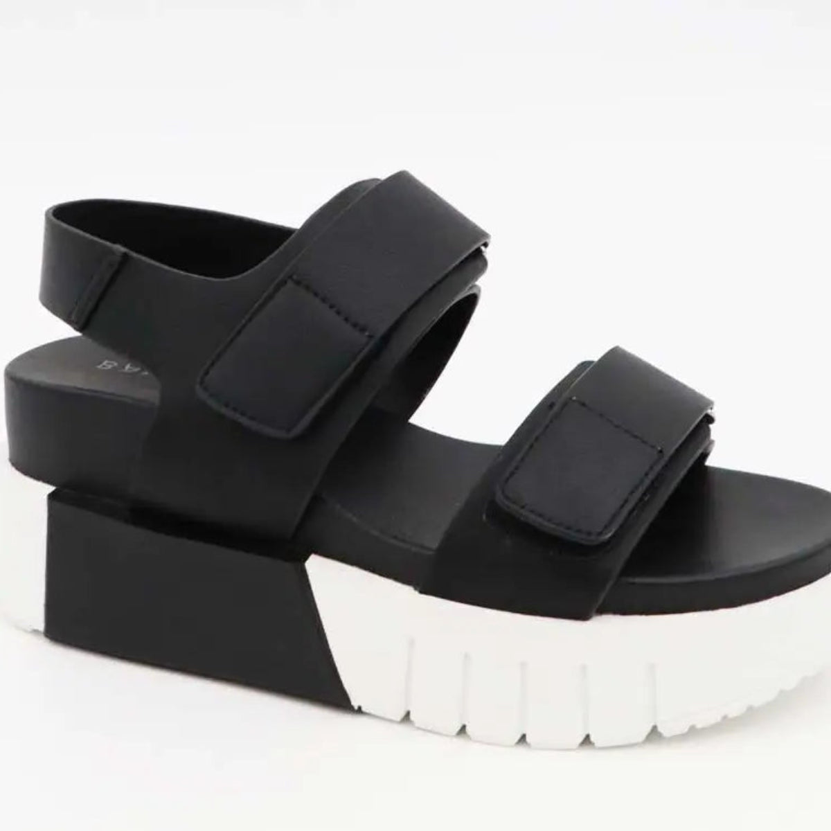 Bamboo Upsurge Platform Contrast Sandal in Black