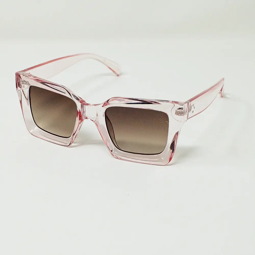 Q2 Sunglasses in Clear Pink